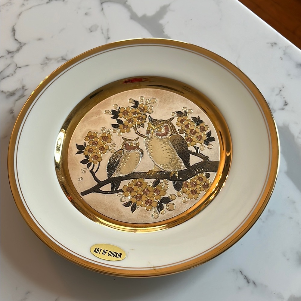 Owl Gold and White Decorative Plate! - Picture 1 of 4